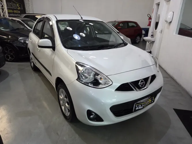 Nissan March SV 1.6 16V Flexstart 5P Mec.